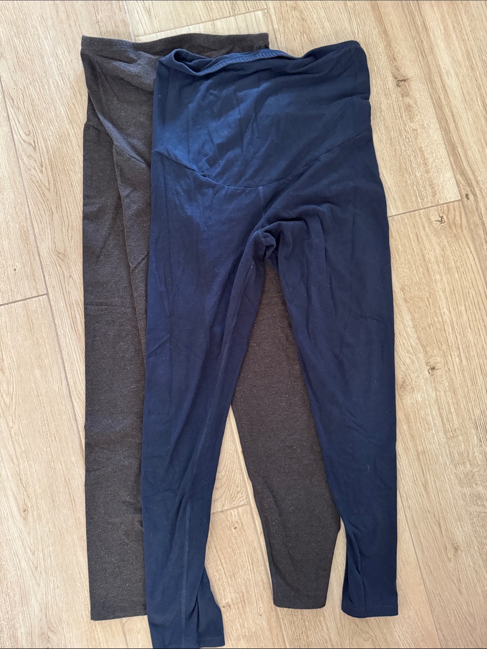 2 pairs of Sonoma Maternity Leggings in Navy and Grey